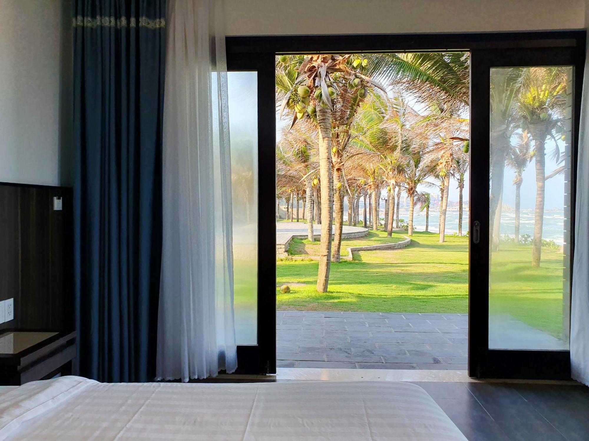 Starlight Villa Beach Resort & Spa Phan Thiet Bagian luar foto